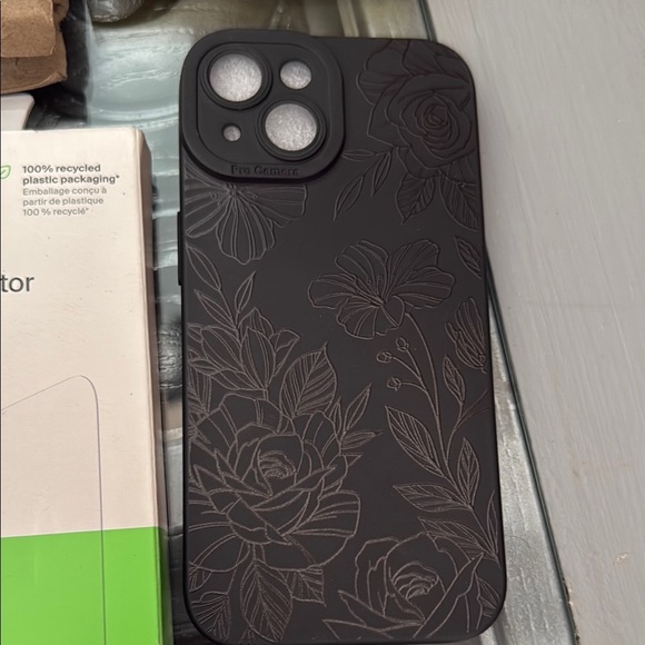 Variety of iPhone Cases - Picture 4 of 7